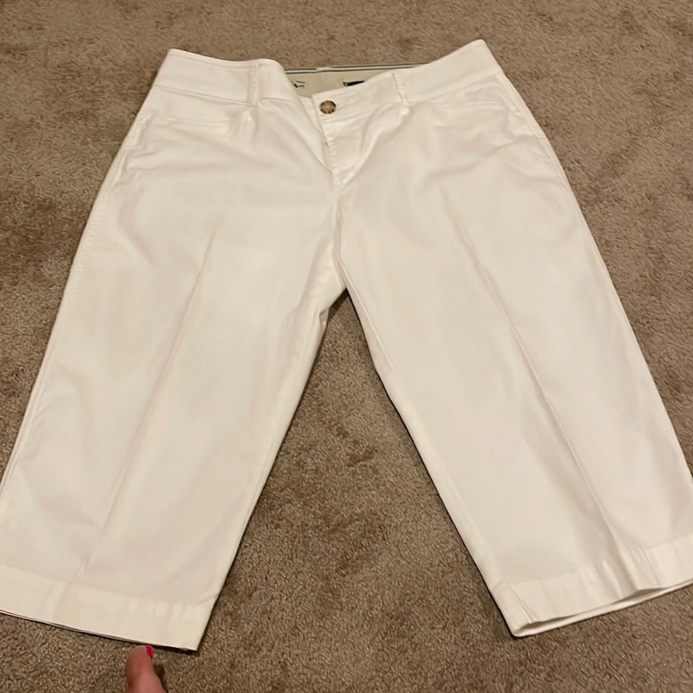 Very stylish capris!